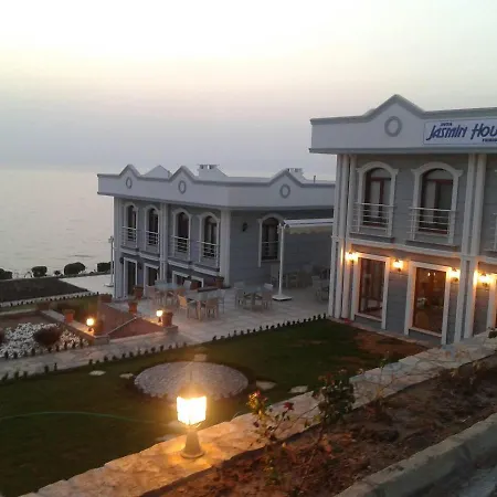 Inta Jasmin House Hotel *