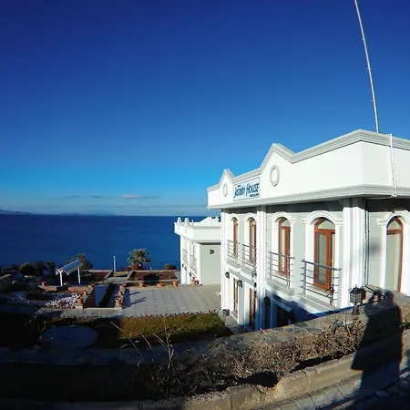 Inta Jasmin House מלון Gomec