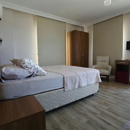 Inta Jasmin House מלון Gomec
