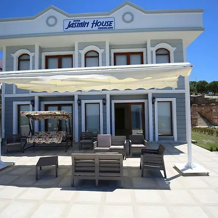 Inta Jasmin House Hotel *