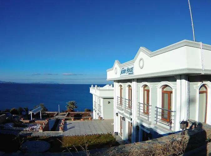 Inta Jasmin House Hotel Gomec